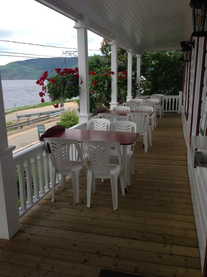 Auberge La Fjordelaise&la Rosalie LʼAnse-Saint-Jean Extérieur photo